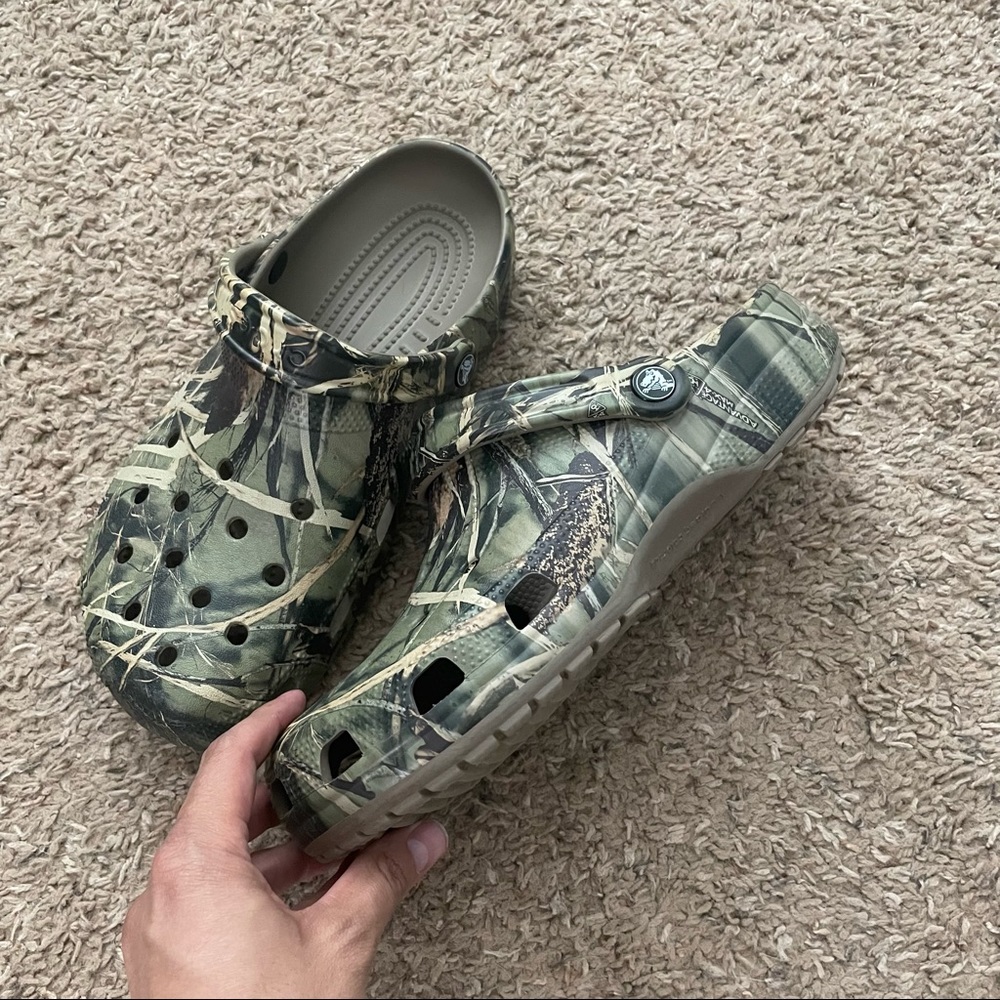 Crocs real tree camo